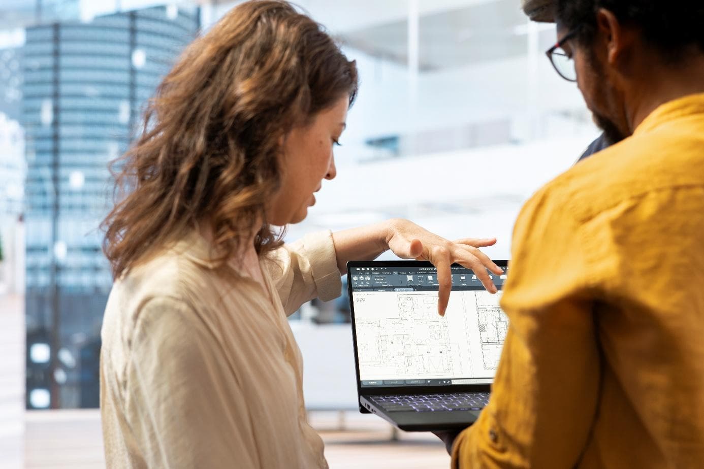 Équipe RH collaborant sur un logiciel de recrutement ATS intégré au site carrière